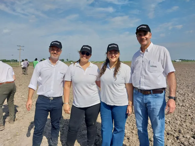 Colaboradores de la Lehmann y la UNL Iniciaron la Plantación en la Nueva Reserva Forestal