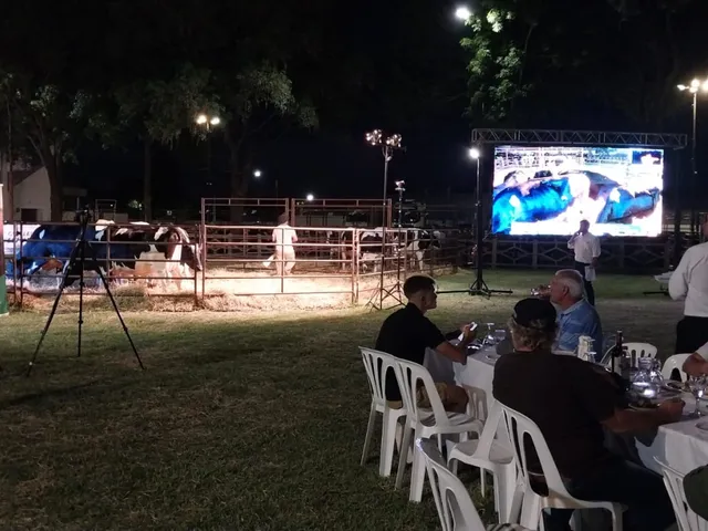 CON UNA BUENA CONVOCATORIA Y EXCELENTES RESULTADOS, LA LEHMANN REALIZÓ EL REMATE HOLANDO DE FIN DE AÑO