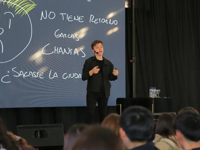 Mateo Salvatto Inspiró a Más de 1.300 Estudiantes en Dos Presentaciones en la Región