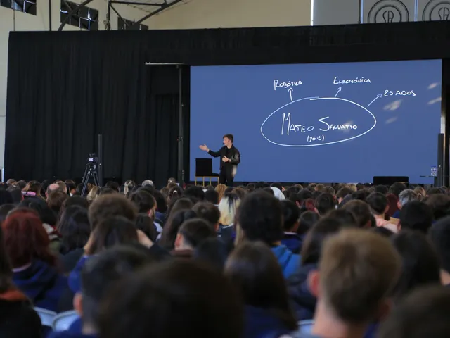 Mateo Salvatto Inspiró a Más de 1.300 Estudiantes en Dos Presentaciones en la Región